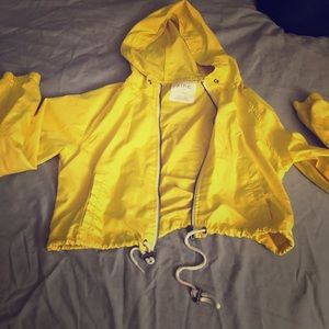 Lightweight windbreaker
